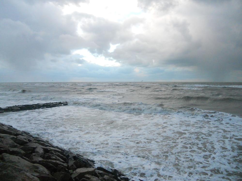 لا ميزون دو فار بد آند بريكفاست الشاطئ