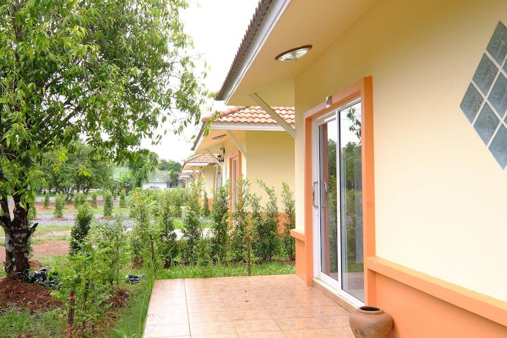 Tamarind Resort Exterior