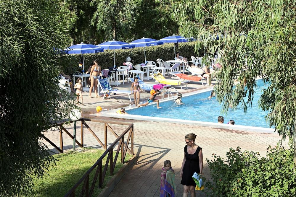 تي إتش مارينا دي سيباري - بايا ديلي أكي فيلاج زحليقة مائية