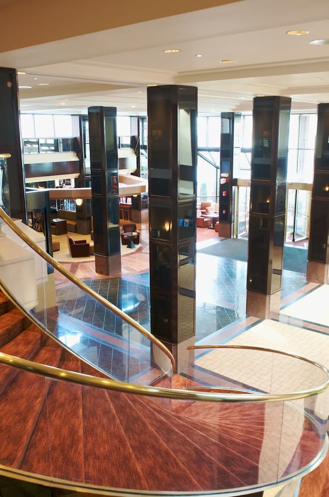 Hilton Newark Airport Interior Entrance