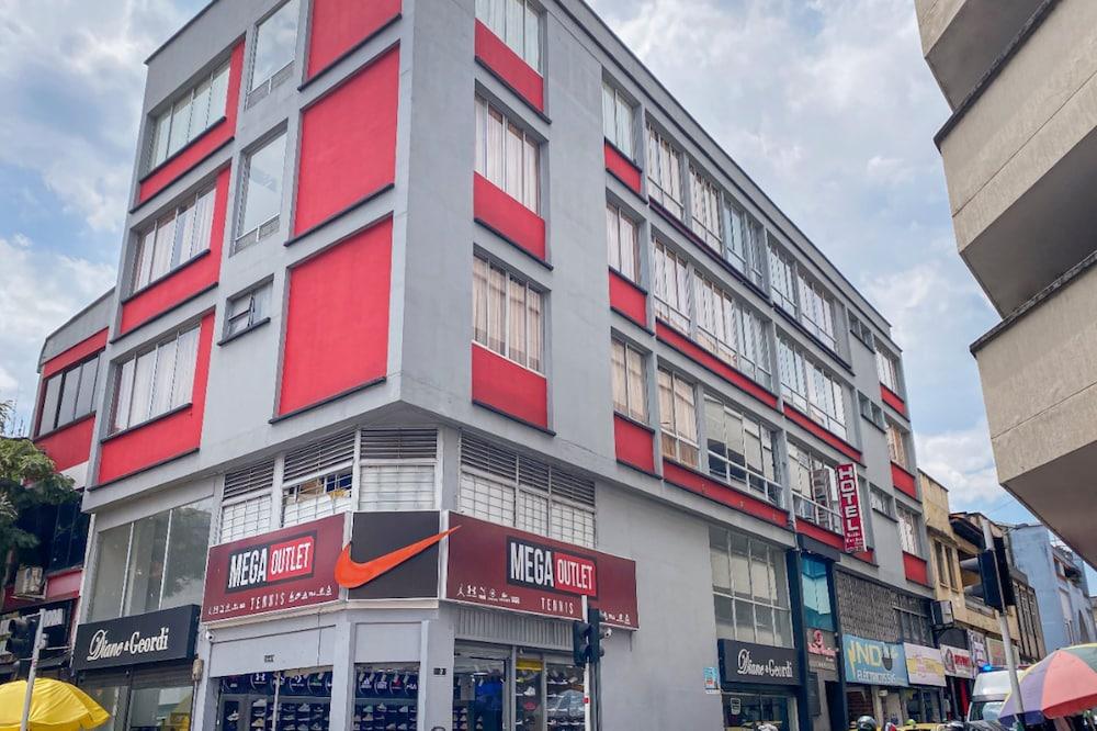 هوتل سويت سنتر بيريرا