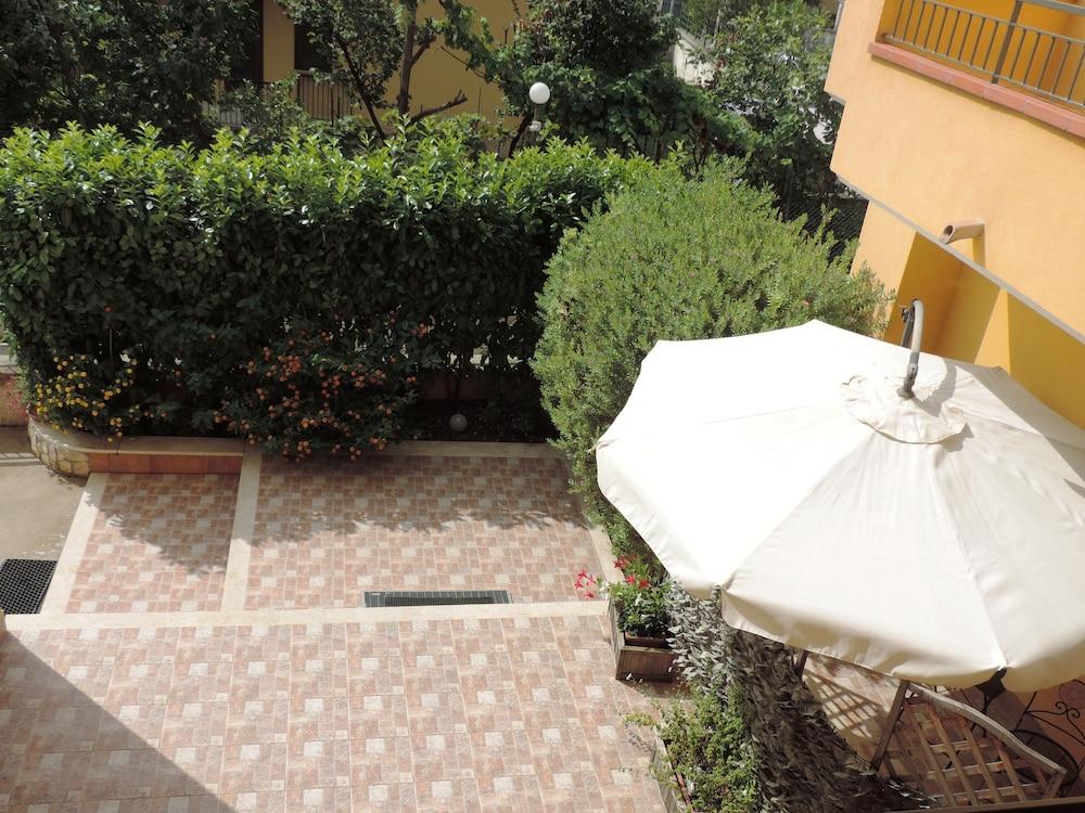 بد آند بريكفاست أوسبيتي إيه كورت منظر من الجو