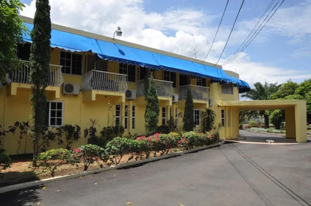 Tamarind Tree Resort Exterior