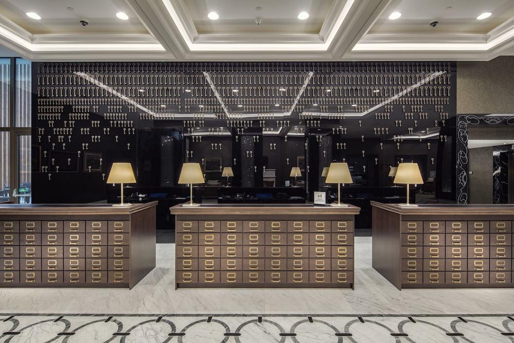 هيلتون بودغوريكا كرونا غورا