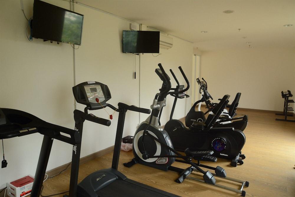 Highest Value 1BR Apartment at Tree Park BSD Gym