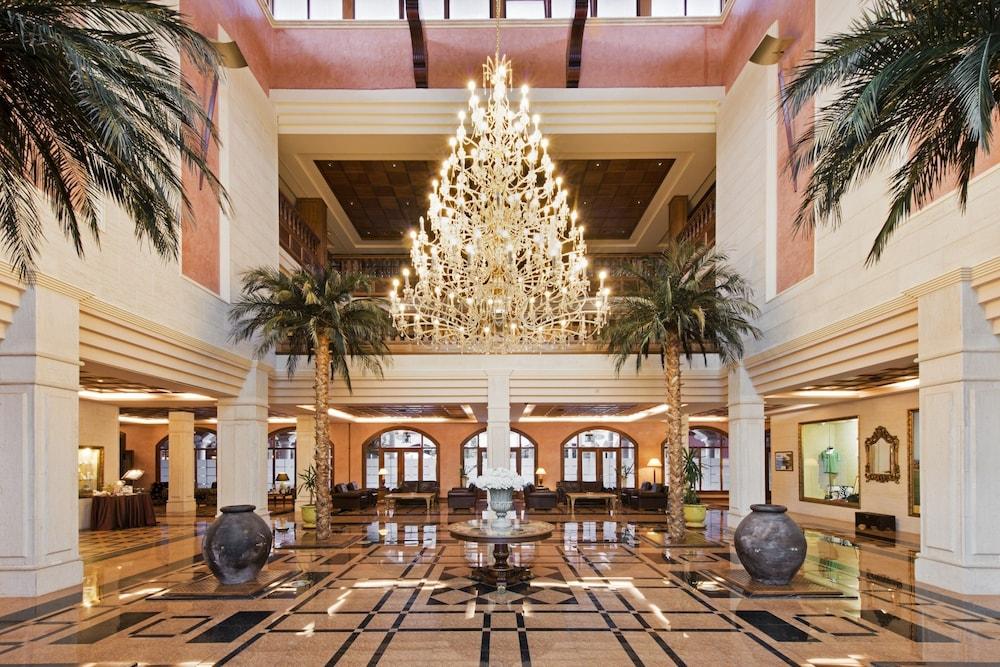 إلبا بالاس جولف بوتيك هوتل الردهة