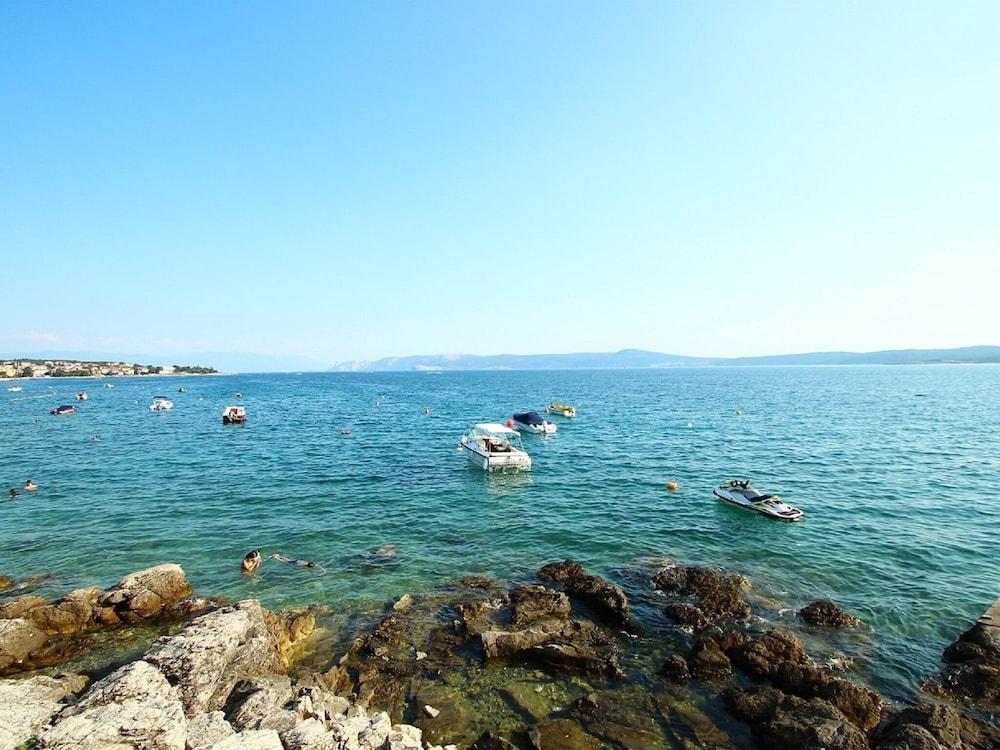 لاكوريوس أبارتمنت وذ برايفت بول آند سي فيو نير ذا بيتش إن كريكفينيكا المنطقة الخارجية