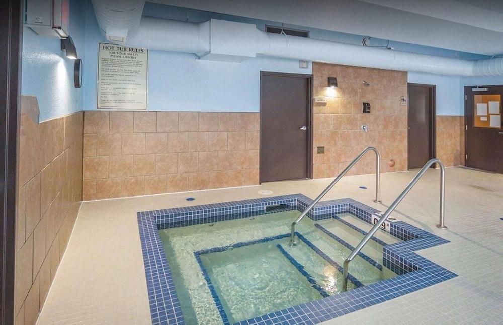 برايري موون إن سيلفان ليك مغطس سبا مغطى