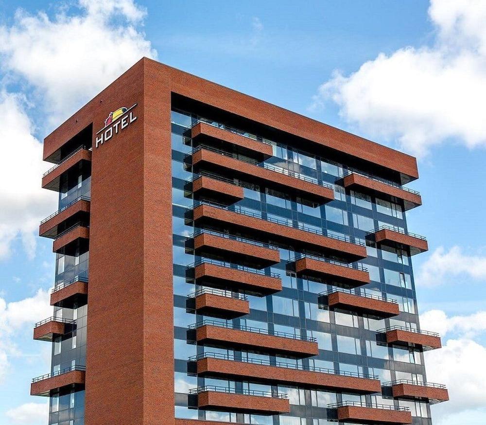 فان دير فالك هوتل إنشيده