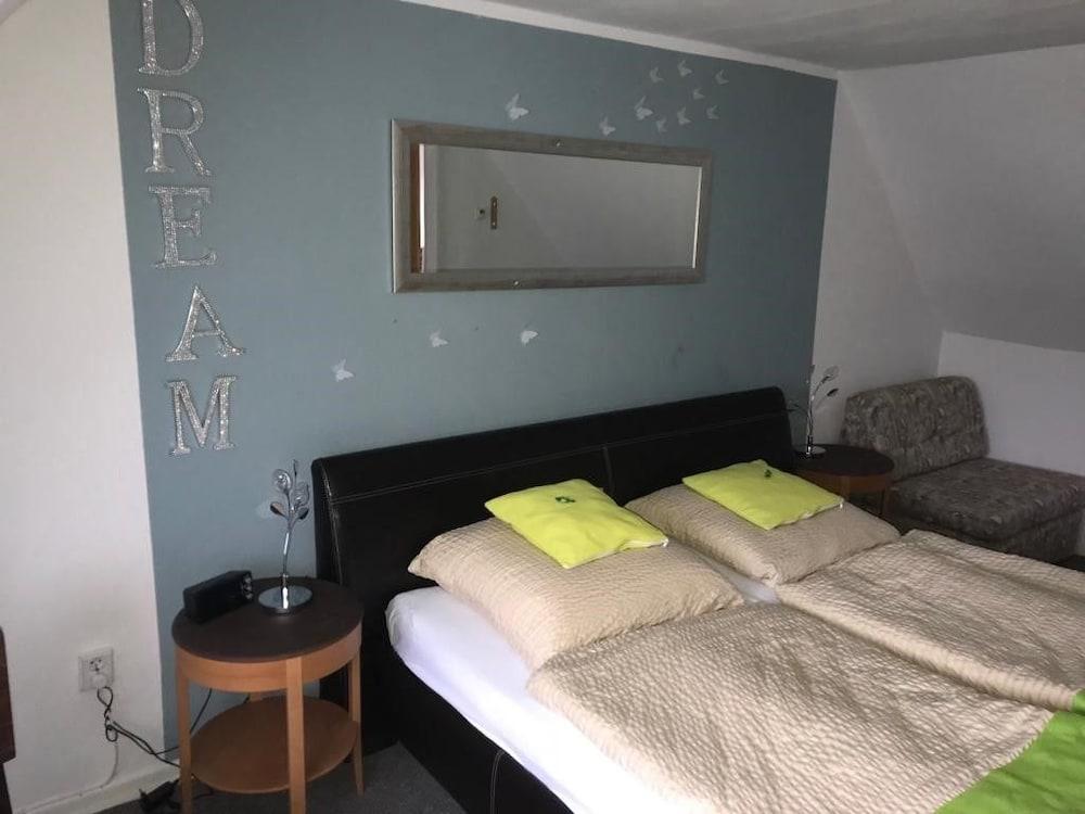 بنسيون نوينراده