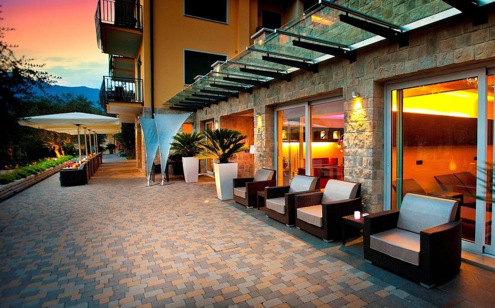 ويل نيس هوتل كازا باركا - للبالغين فقط المنطقة الخارجية