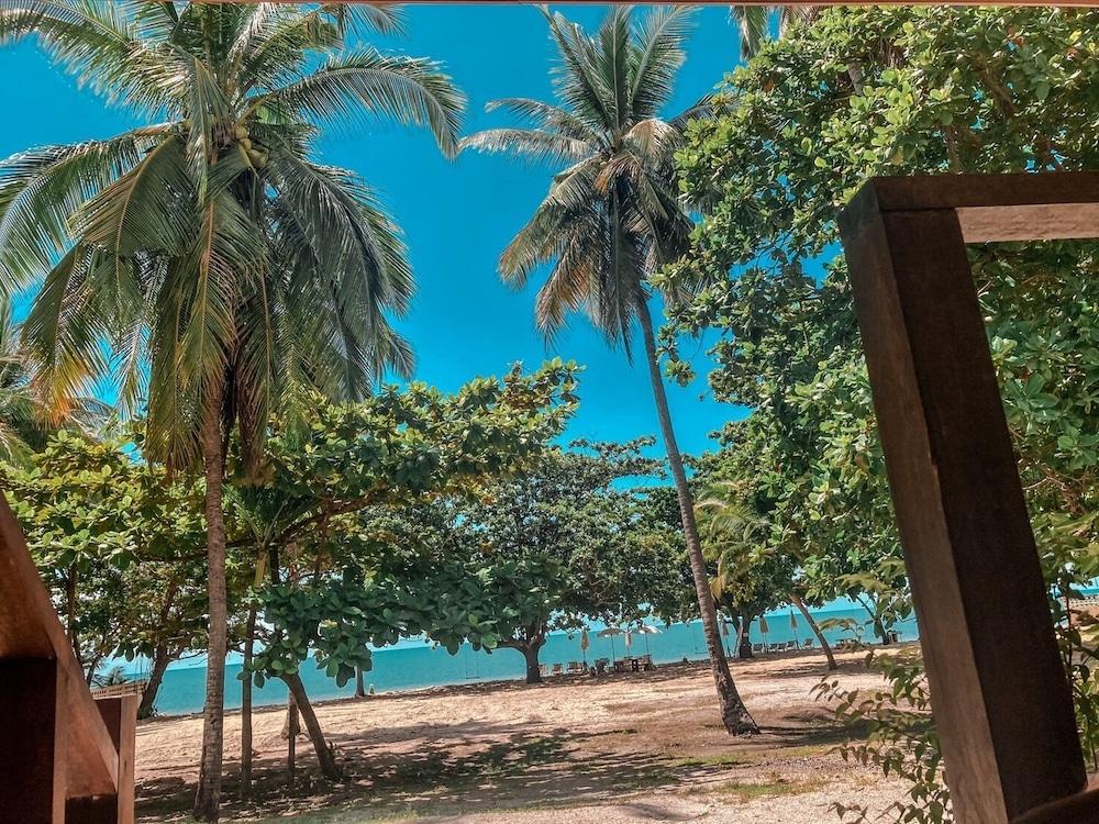 Chaithalay Khanom Resort