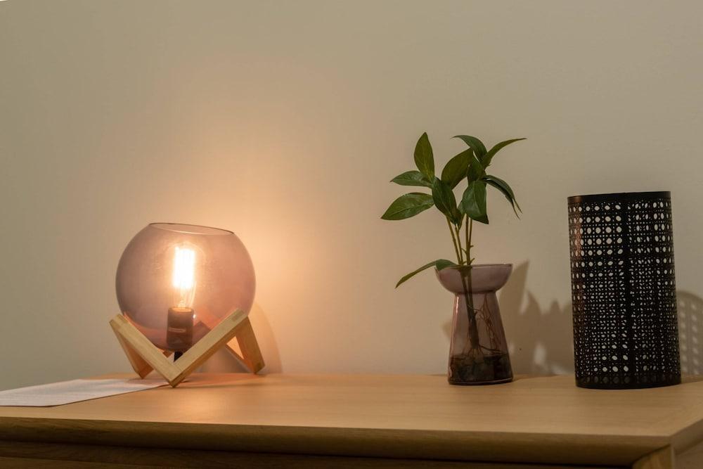 Spacious CBD Apt in the Heart of Melbourne Room