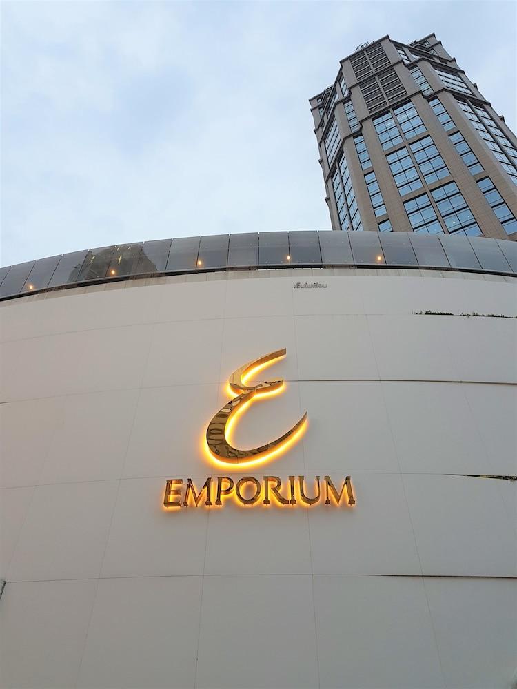 سوكومفيت إن ذا بارك بي تي إس فروم فونغ المنطقة الخارجية