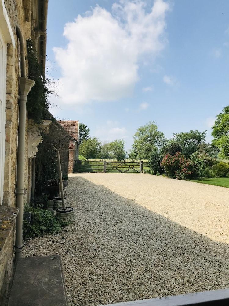 Buscot Manor Exterior