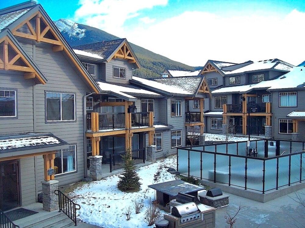 Copperstone Resort - Mountain View Suite Exterior