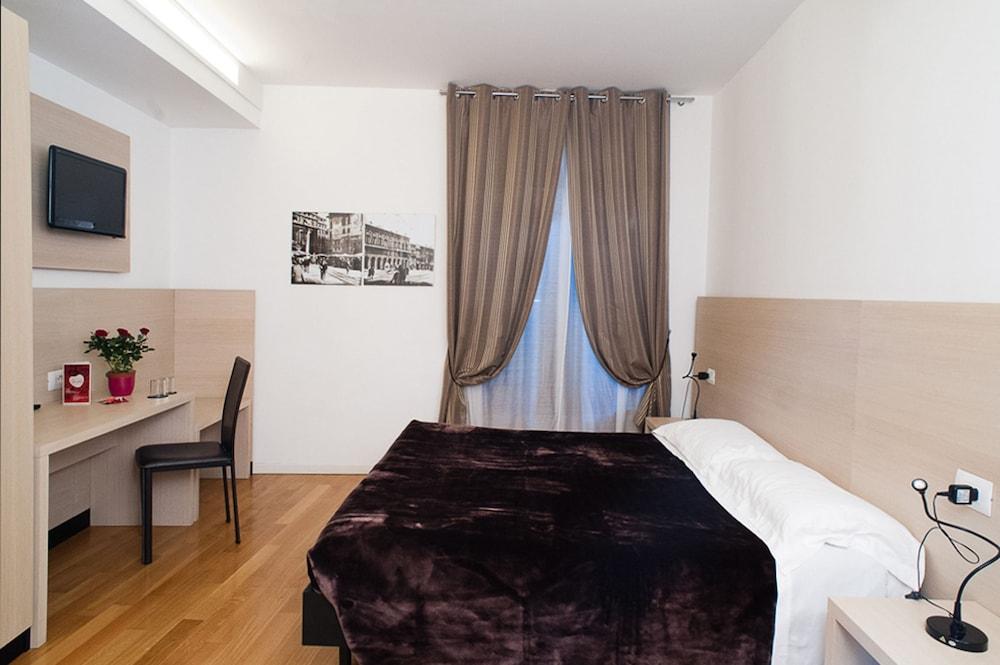 فيرون أنتيكا بي آند بي غرفة