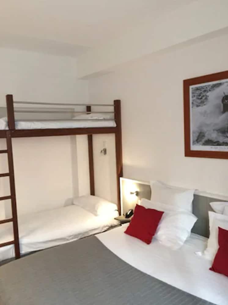 أوتل كويك أون جروين غرفة