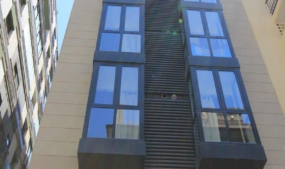 يوروبا هاوس لوفتس واجهة الفندق