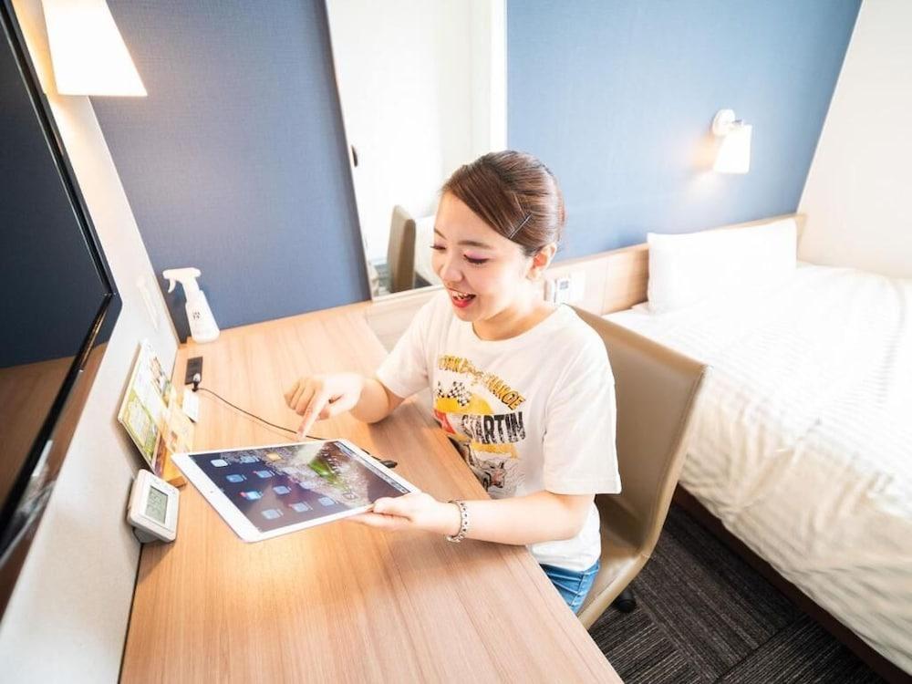 سوبر هوتل هاتشينوي ناتورال هوت سبرينجز غرفة