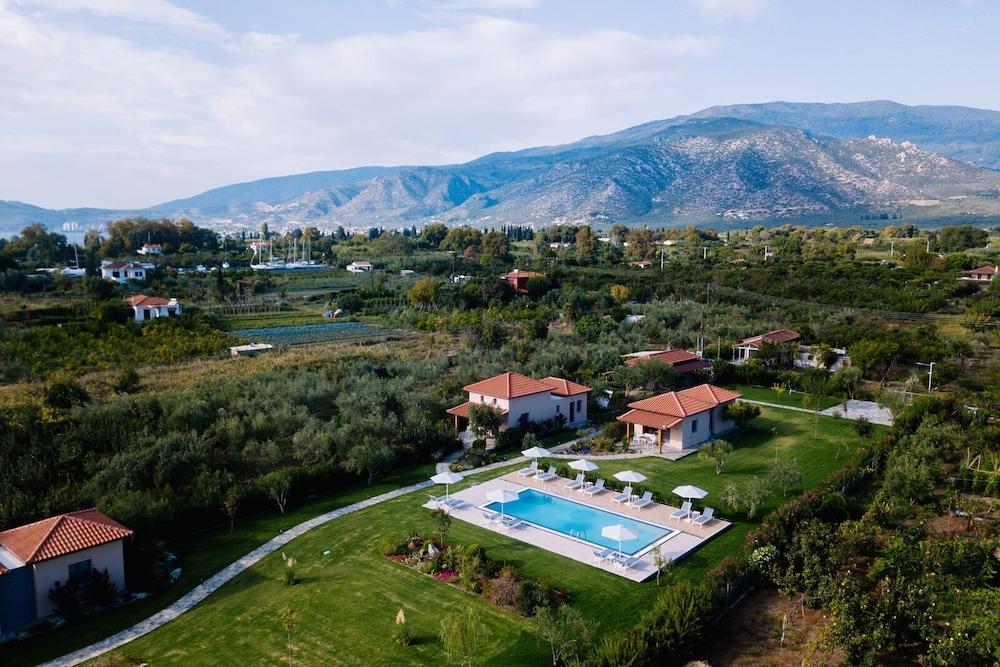 إيليت كوتيدجز - للبالغين فقط الصورة الأساسية