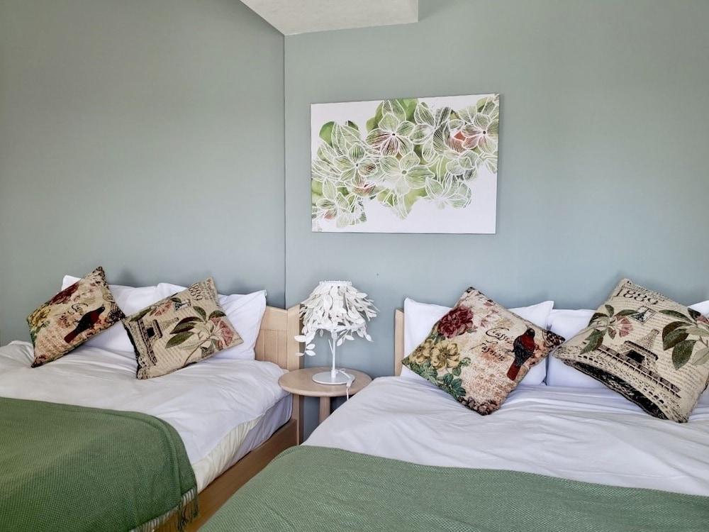 سى 7 هانيدا ميزون فيليب أوموري 703 الصورة الأساسية