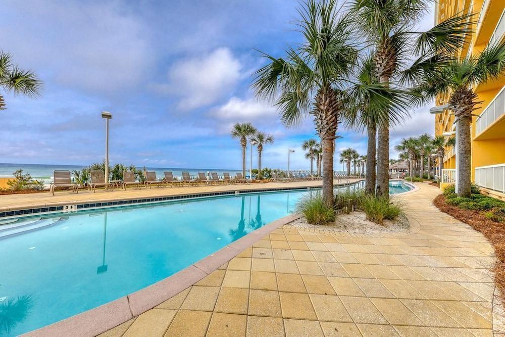 Calypso Resort by BBG Exterior