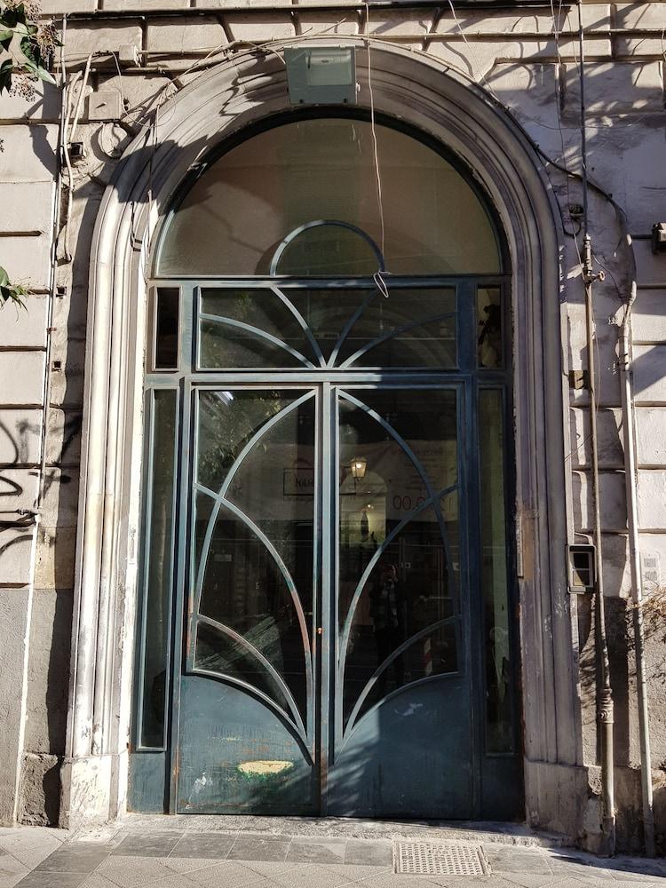 Capa & Coda Exterior