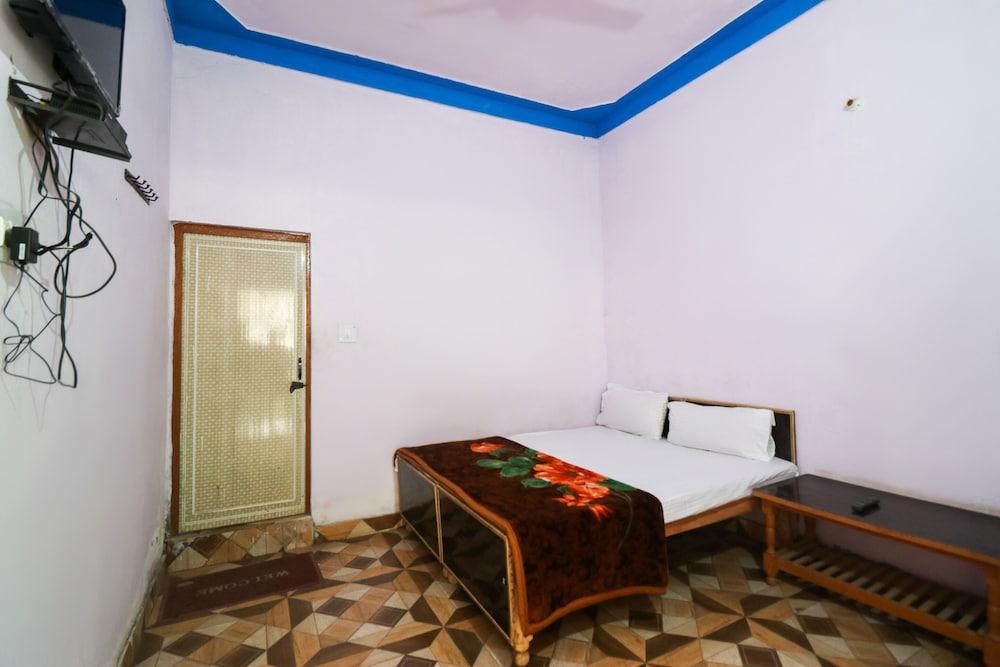SPOT ON 49131 New Shiv Shakti Room