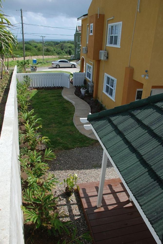 ذا ديسكفري باي لوكس أبارتمنت حمام سباحة مكشوف