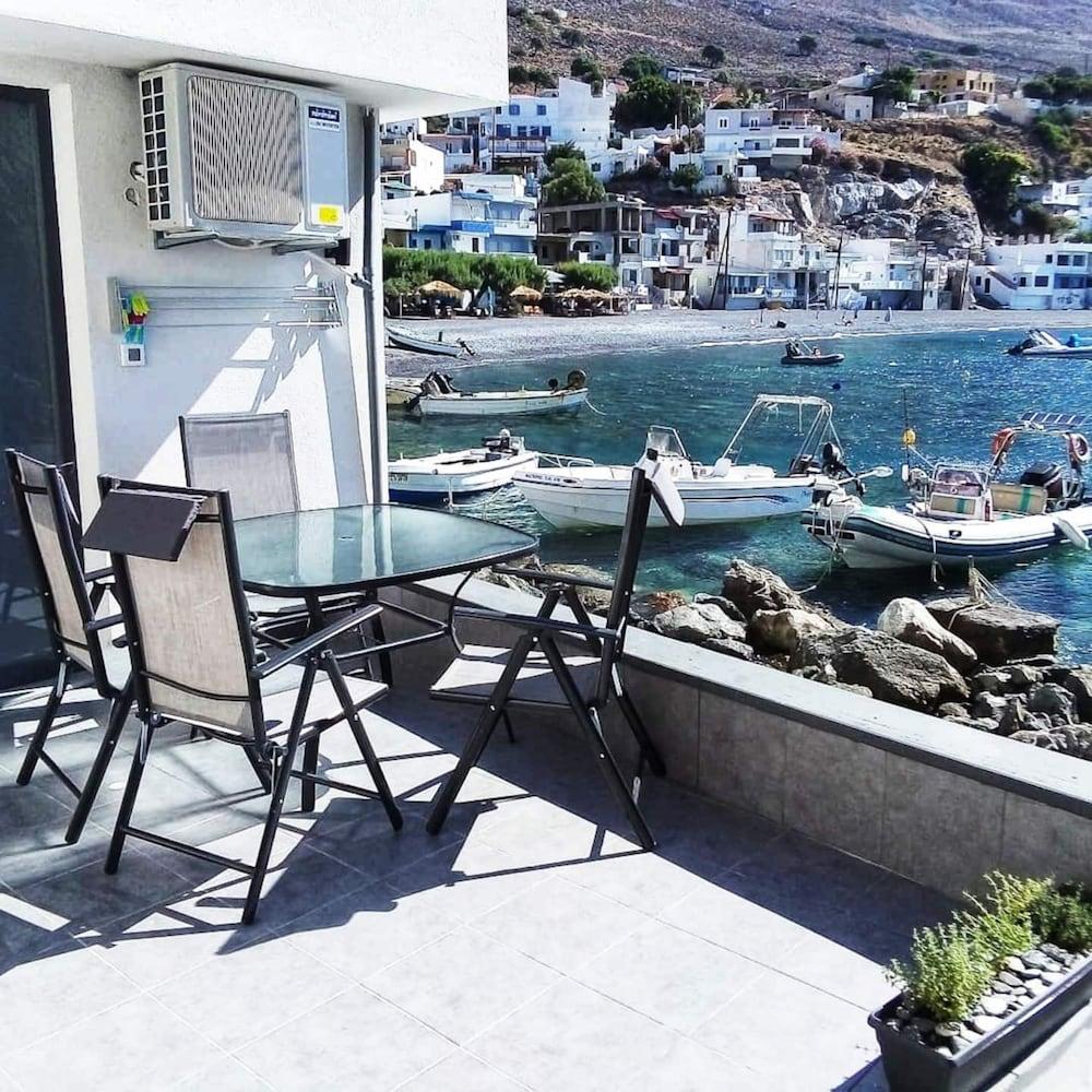 Sunrise Luxury Seaside Apartment