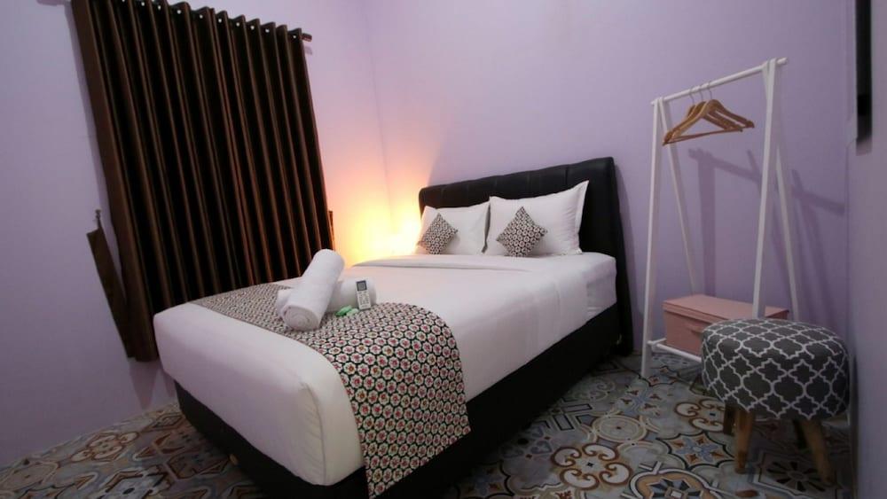 Omah Bugisan By The Grand Java Room