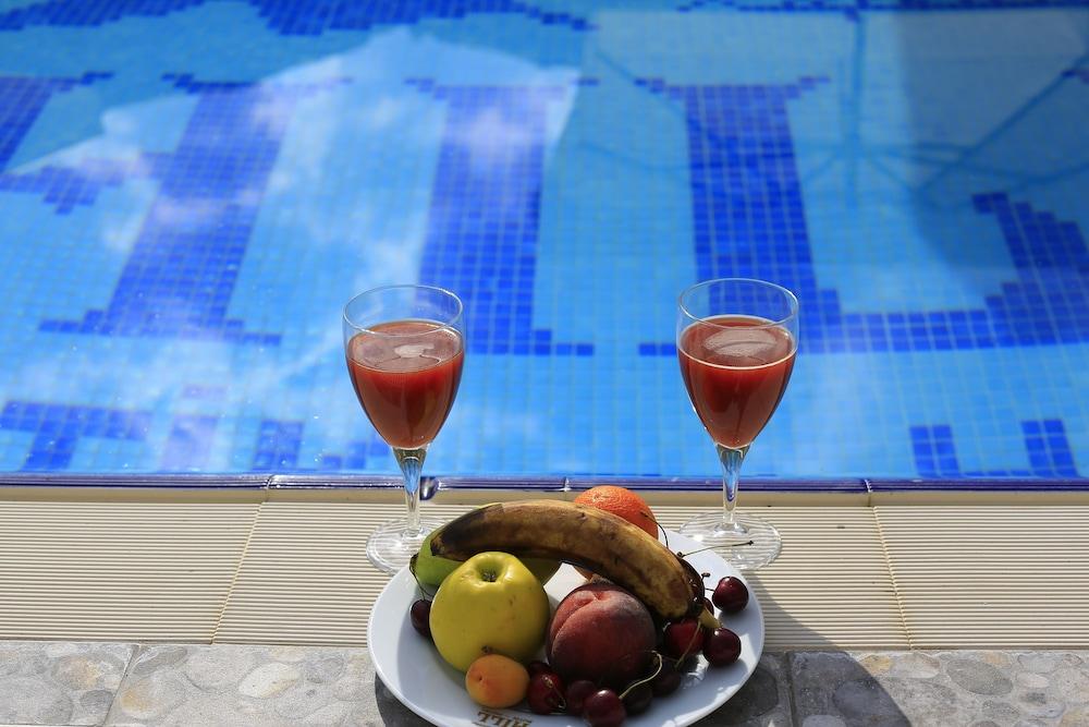 كابادوكيا هيل هوتل آند سبا حمام سباحة مكشوف