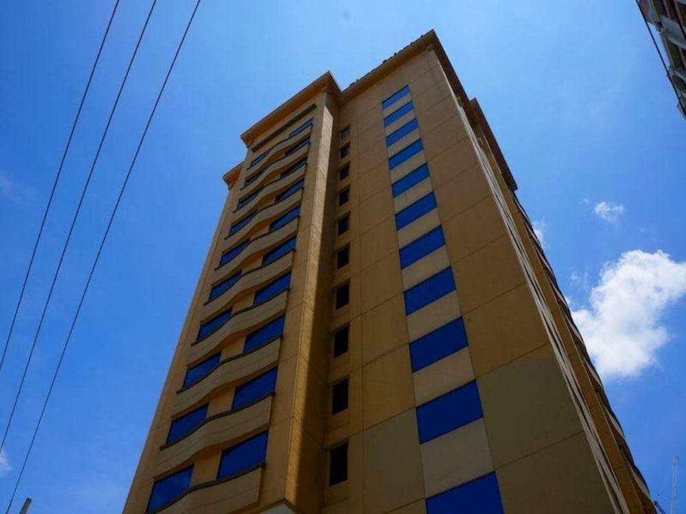 تيارا أوريانتال هوتل ماكاتي بويرد باي كوكوتل المنطقة الخارجية