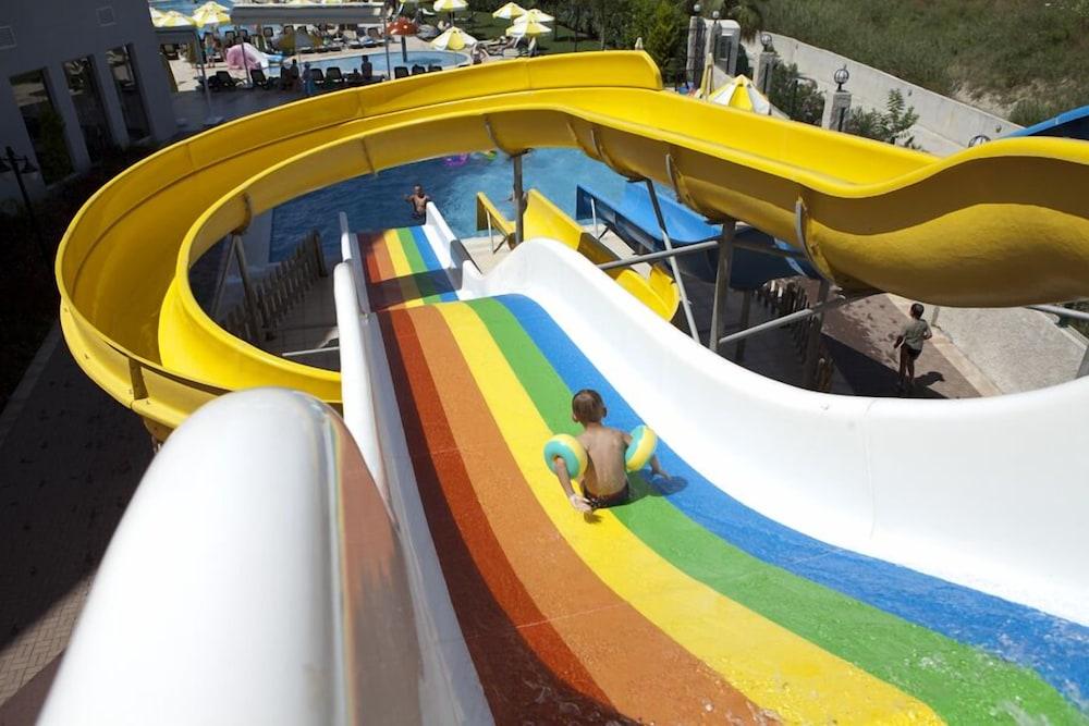 سيهير صن بالاس ريزورت آند سبا - شامل جميع الخدمات حمام سباحة