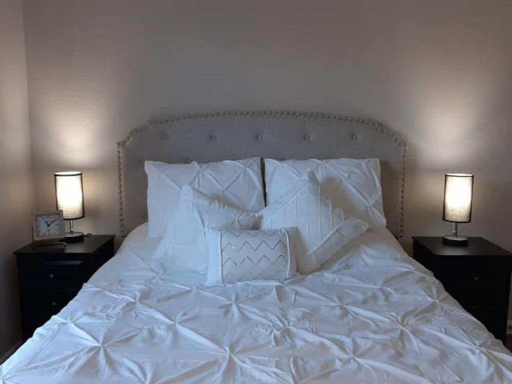 1 بد أبارتمنت نيكست تو وه ي انتيجريس نير داون تاون غرفة