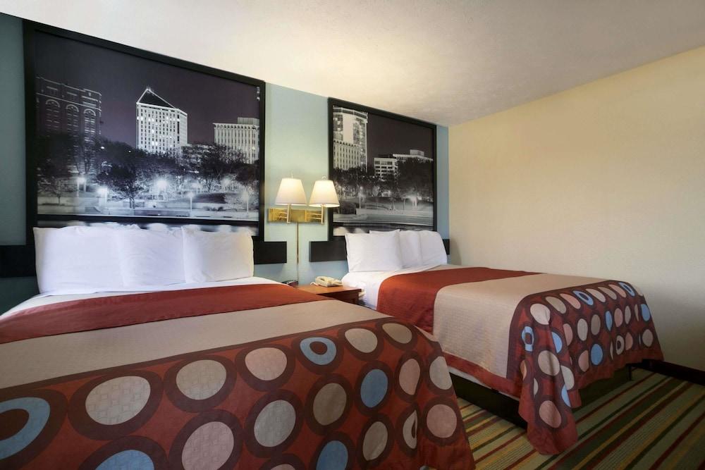 سوبر 8 باي ويندام بارك سيتي/نورث ويتشيتا أريا غرفة