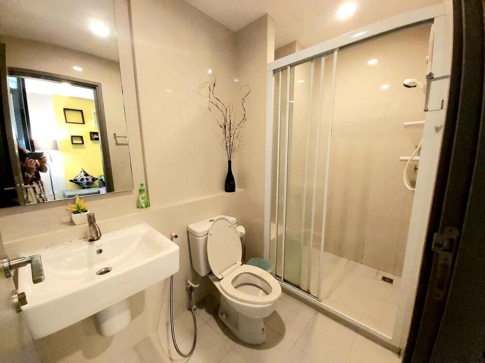 ذا بايز سنترال باتايا باي ألين حمام