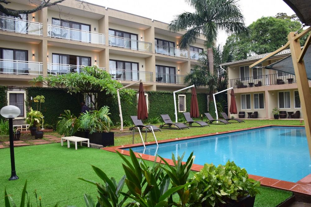 أوربان باي سيتي بلو، كامبالا المنطقة الخارجية