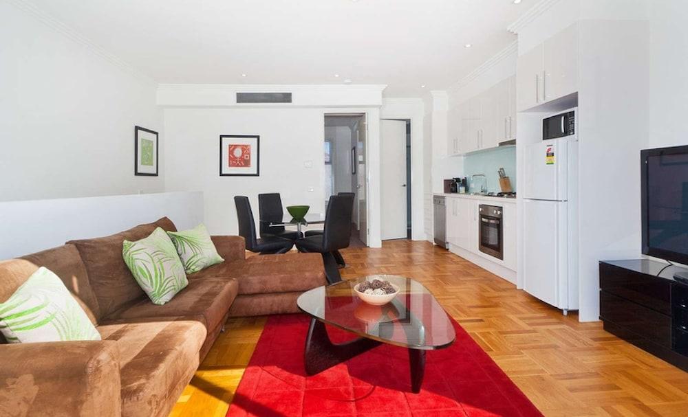 Caulfield Executive Apartment