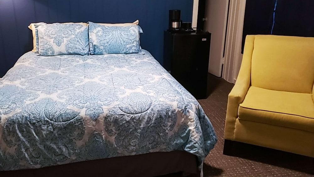 ماجنوسون هوتل ووزون أخرى