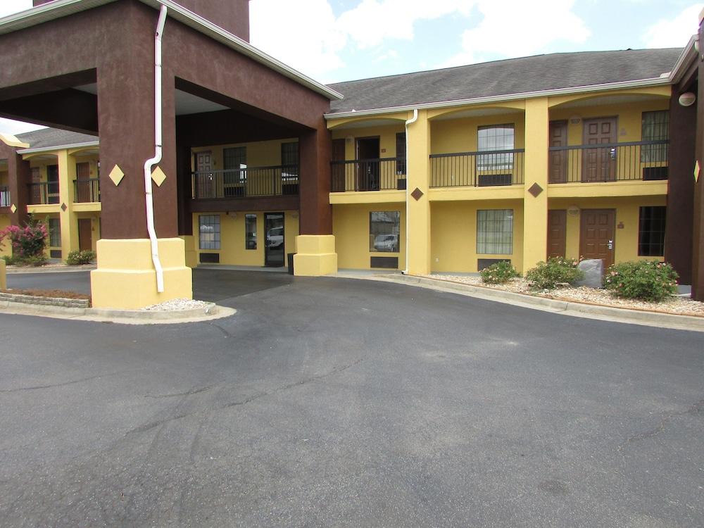 دايز إن آند سويتس باي وبندام فورت فالي منظر من الجو