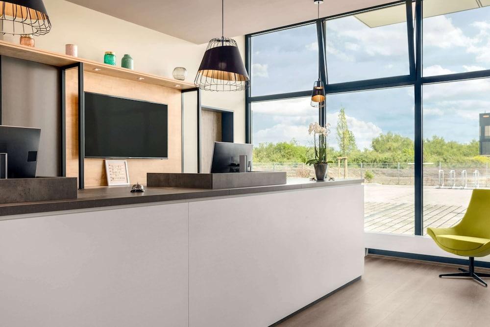 سوبر 8 باي ويندام أوبرهاوسين أم سنترو منطقة الاستقبال