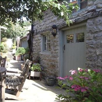 هيلمسلاي جاردن كوتيدج آند رايلواي كاريدج