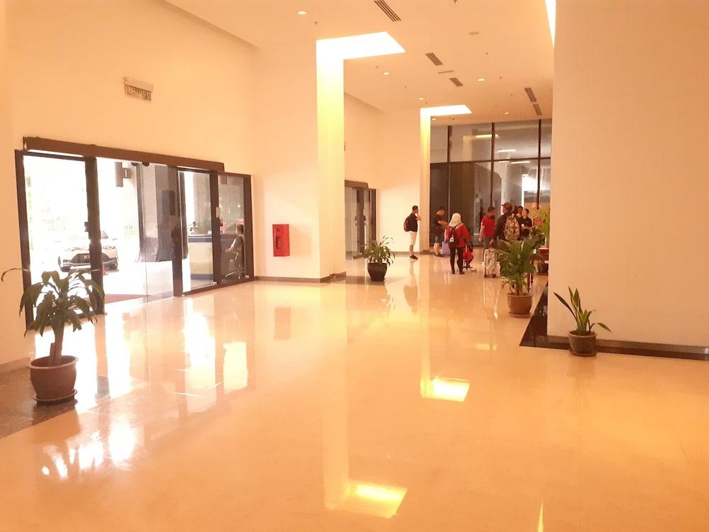 Peaceful Service Suite At Times Square Interior
