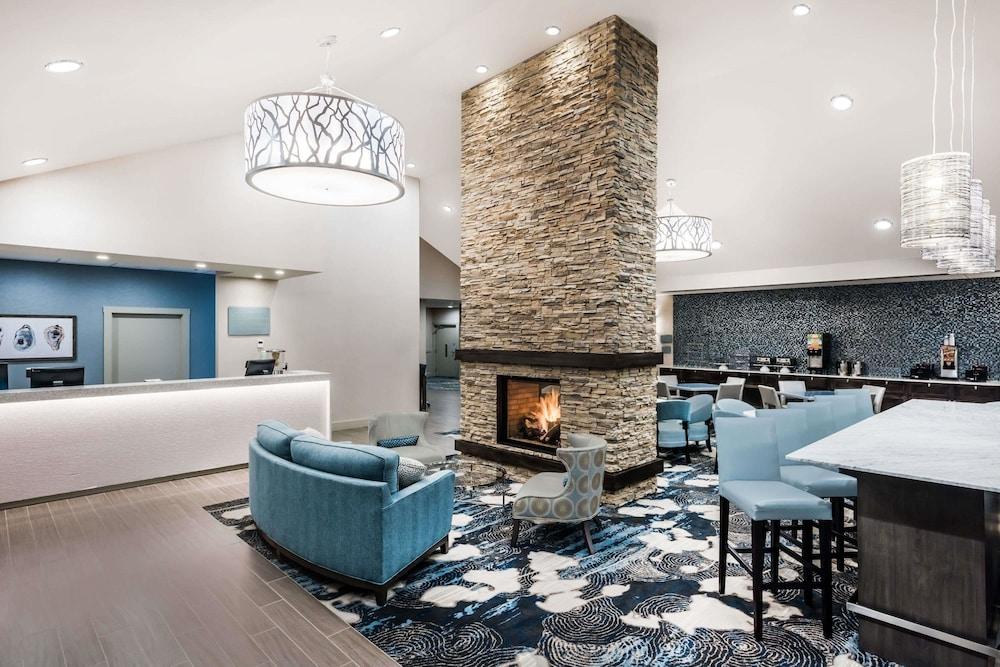 هاورد جونسون باي ويندام ميدلتاون نيوبورت أريا الردهة