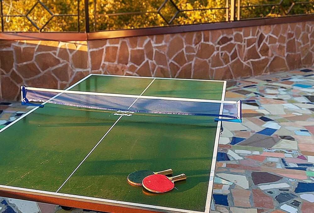 هوتل هابي لين ملعب التنس
