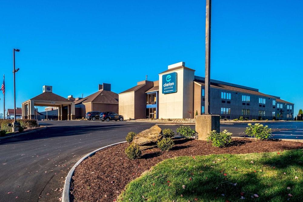 Clarion Pointe Harrisonburg Exterior