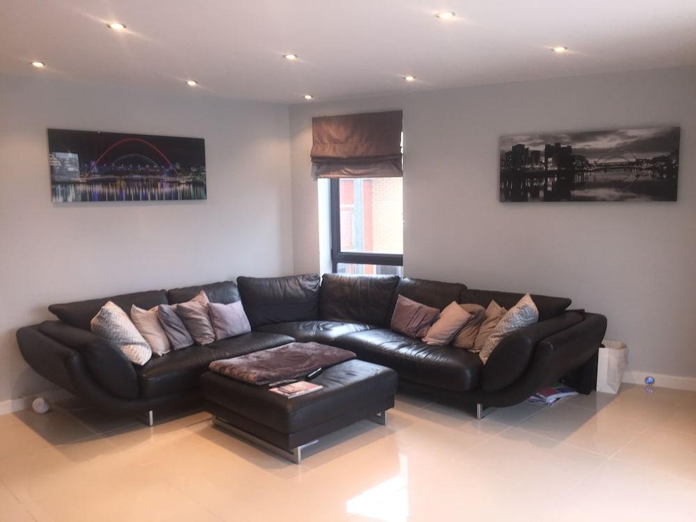 Stunning Apartment with Amazing Views Featured Image