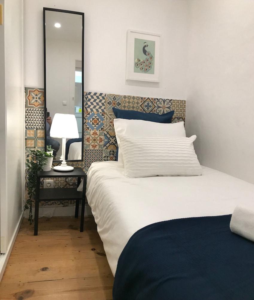 Beautiful Flat with Great View in Prime Location Room